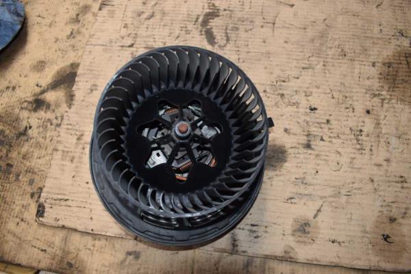 VENTILATEUR DE CHAUFFAGE MERCEDES CLASSE A W169 2004-2012 / CLASSE B W245 2005-2011 - Vue 3